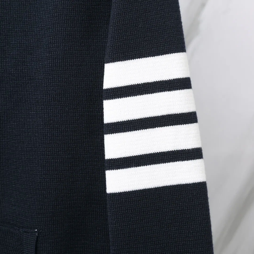 ：M 24（TB ） THOM BROWNE .TB TB Breathable Same Style ：White/Gray/Navy Blue/Black Size：1/2/3/4